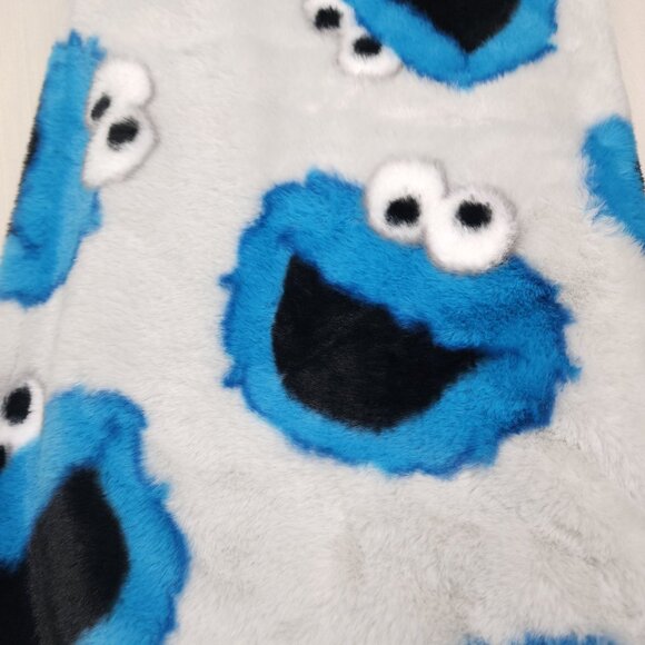 Sesame Street Cookie Monster Faux Fur Throw Blanket 50"X70" Polyester Blue White - Picture 4 of 11